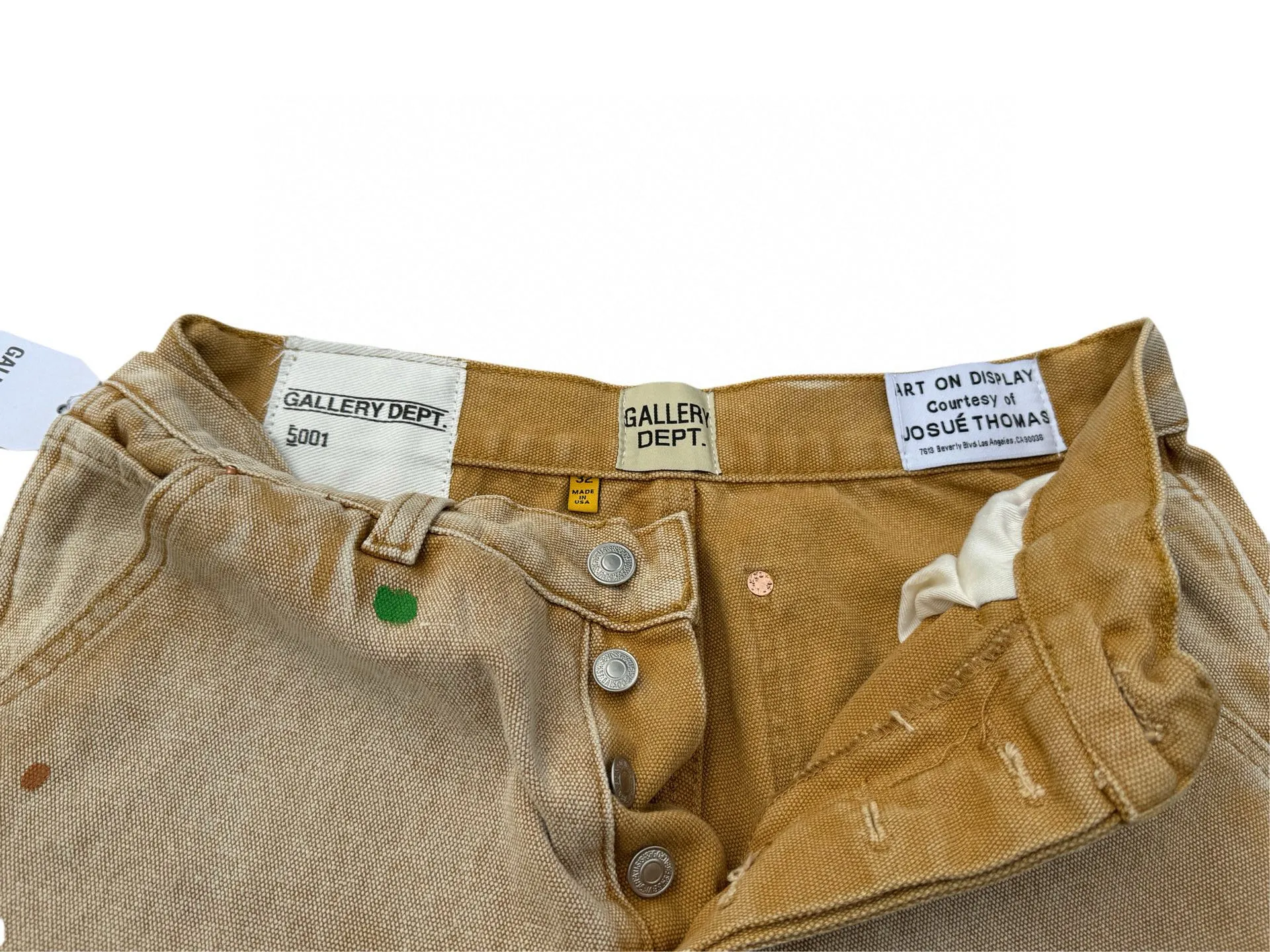 P250💰G91 GALLERY DEPT. Spliced ​​patches, ink-splashed denim bell-bottoms, washed distressed spliced ​​jeans, denim washing factory. During the process, the owner of the washing factory helped introduce a boss who once worked at the Levi OEM factory and then started his own business. This also paved the way for the following styles. Therefore, Levi's remodeled single product for the base plate is really familiar. Whether it is the fabrics supplied or the lathes used in production, there is nothing to choose from. -Color: Black -Size: S-XXL (corresponding to 28-36)